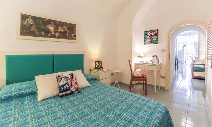 Atrani House | Bijoux house in Atrani: wifi, air-conditioning, easy access.