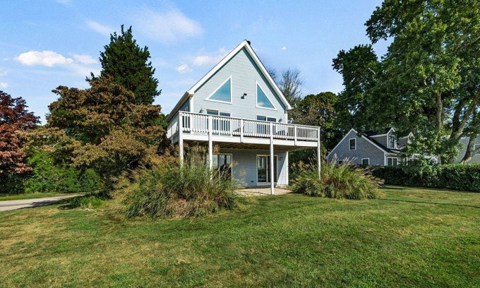 Bonnet Shores House | Bike or walk to Kelly Beach in Bonnet Shores! Bright&Spacious Beach Home!