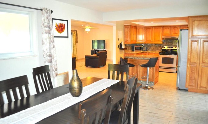 Coral Ridge Isles House | Bike to the beach, walk to restaurants, heated pool, secluded