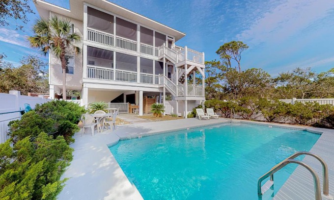 Treasure Beach Village House | Bikinis & Martinis