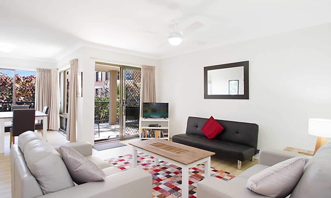 Bilinga Apartment | Bilinga Gardens 3 - Bilinga/North Kirra Beachfront - Min. 3 Night Stays!
