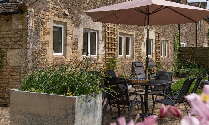Chedworth Cottage | Bill's Cottage - Turkdean - Pet Friendly