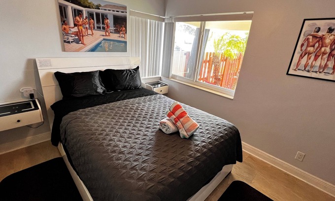 Wilton Manors House | Billy's Resort -Men only-Clothing optional-Voyeur Bungalow