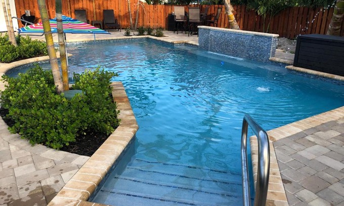 Wilton Manors House | Billy's Resort- Men Only - Solo Hombres