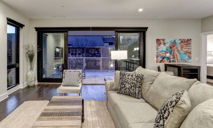 Downtown Asheville Condo | Biltmore Avenue Balcony Condo