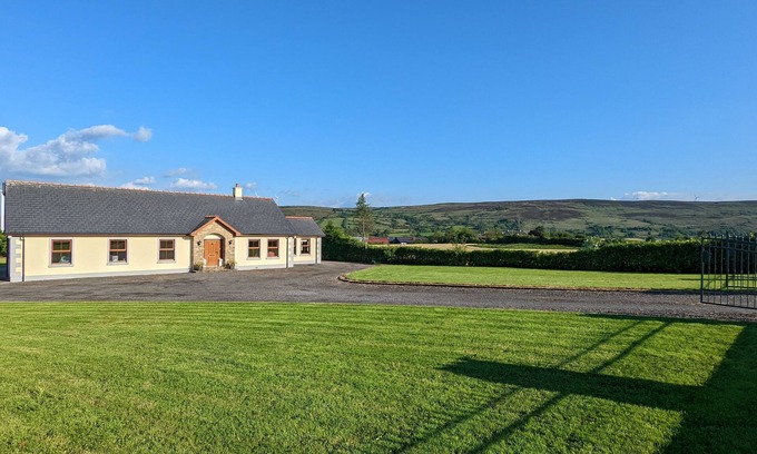 Castlederg House | Bin Mountain Self Catering