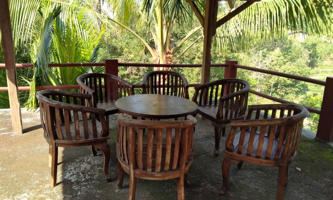 Srimulyo Hotel | Bina Karya Guesthouse