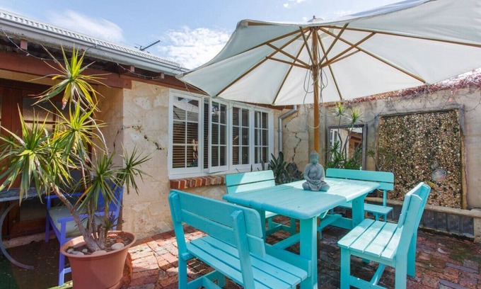 South Fremantle Apartment | Binks Beach House - South Fremantle