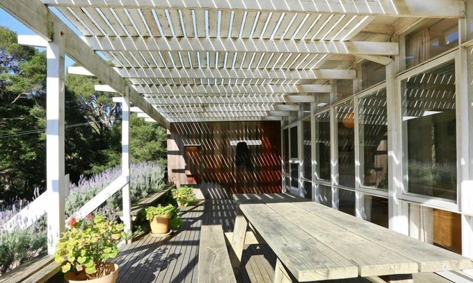 Portsea House | Binyara Cottage: 4 BR, 2 BA in Postsea, Sleeps 9
