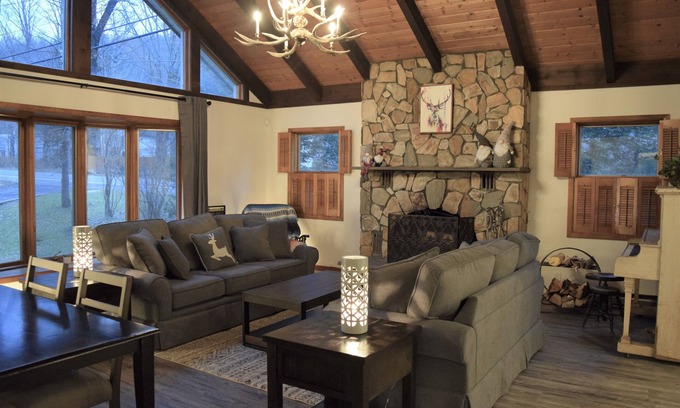 Big Indian House | Birch Creek Mountain House- 3 minutes to Belleayre Mtn