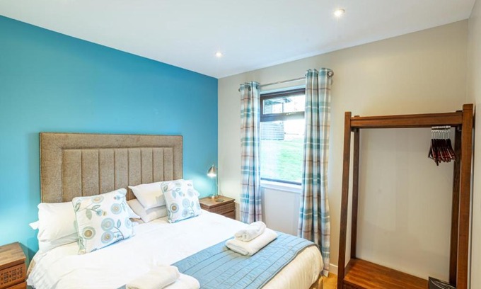Newton Stewart Cabin | Birch Lodge