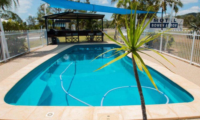 Bowen Hotel | Birch Motel Bowen Previously Known as Bowen Arrow Motel