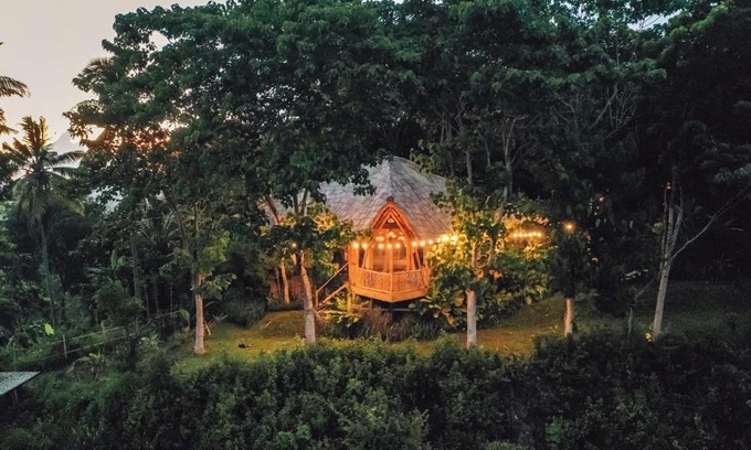 Sidemen Cabin | Bird Hills Bamboo House