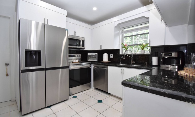 Country Club Section House | Bird House Miami