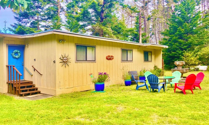 Mendocino House | Bird Lover's Paradise ~ Meadowlark House on Mendocino Coast Nature Preserve