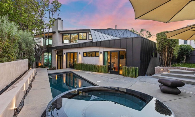 Mid-Wilshire House | Bird Street Home minutes away from Sunset Strip