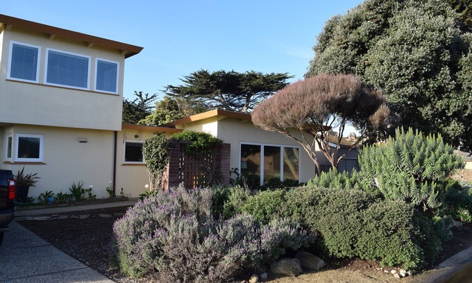 Pacific Grove House | Birdies, Beaches and Butterflies in Pacific Grove! Pet Friendly-Premier location
