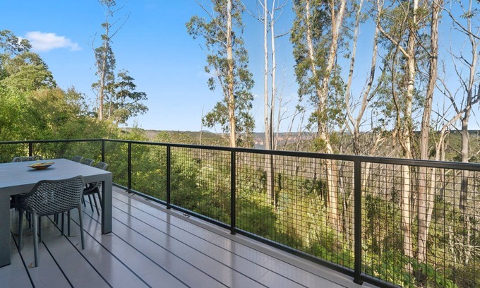 Blackheath House | Birdsong Blackheath captures serene beauty in the picturesque landscape of the Blue Mountains