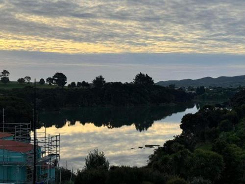 Raglan Apartment | Birdsong Water View 2 Bedroom Apartment