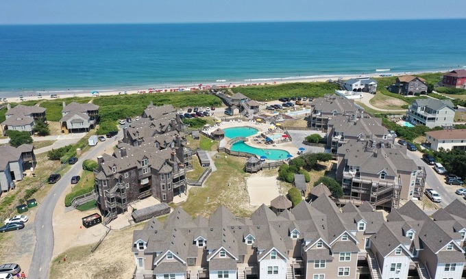 Duck Condo | BIS-Duck Resort - 2BR/2BA - No Steps - Great Pools and Beach!