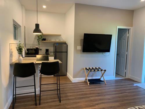 Golden Glades House | Biscayne Garden's Studio