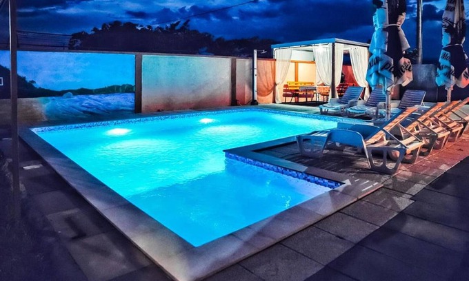 Blagaj Apartment | Bise Resort - Holiday Home Solar with Shared Swimming Pool