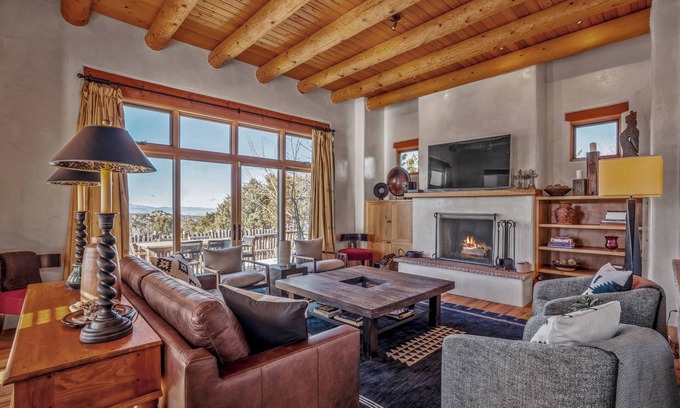 Tesuque House | Bishop's Lodge Villa 11F | Luxe Retreat