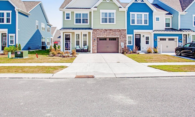 Millville House | Bishops Landing home with patio, grill, AC, shared pool, & tennis - near beach