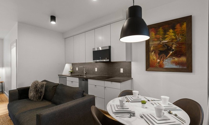 Gardiner Apartment | Bison Meadow Lodge #2