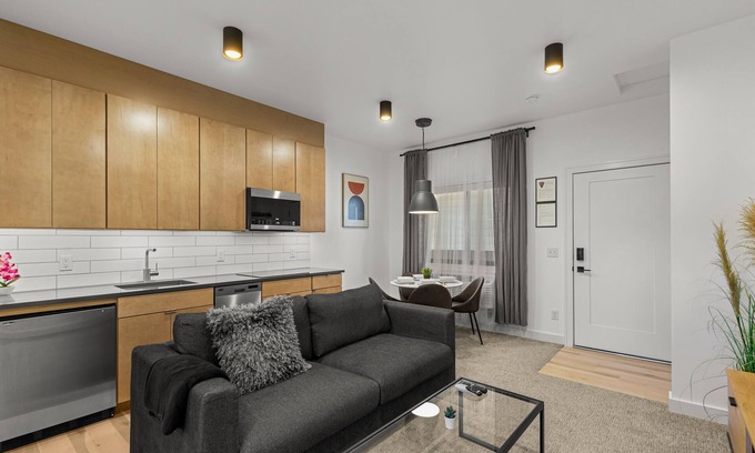 Gardiner Apartment | Bison Meadow Lodge #6