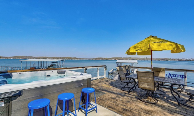 Lake Ozark House | 'Bittersweet Lakefront Retreat' w/Hot Tub & Dock!