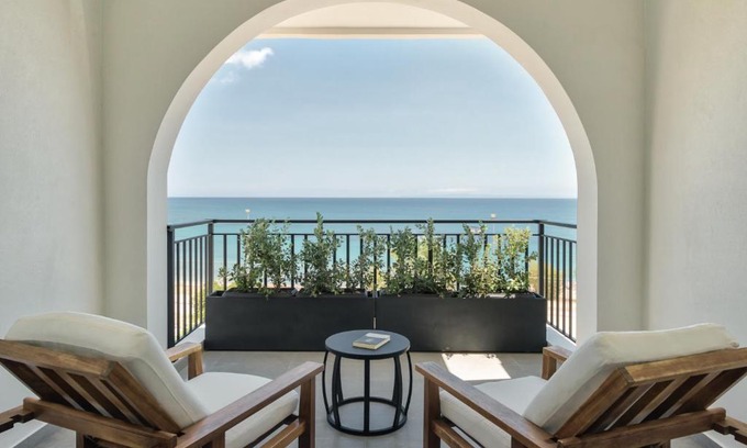 Zakynthos Town Hotel | Bitzaro Boutique Hotel