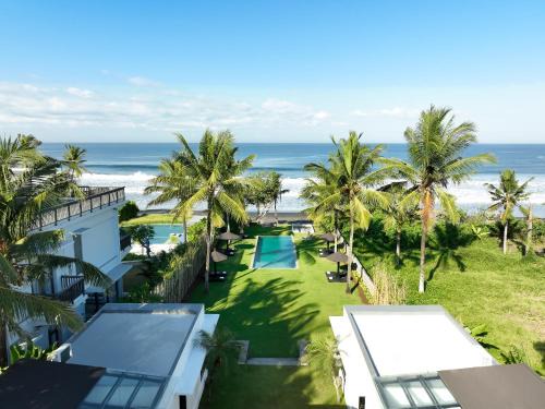 Kerambitan House | Black Beach Villa - Absolute Beachfront Escape