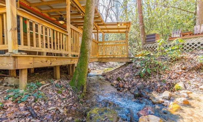 Helen Cabin | Black Bear Creek Cabin | Downtown Helen | Creek Front | Fire Pit | Board Games