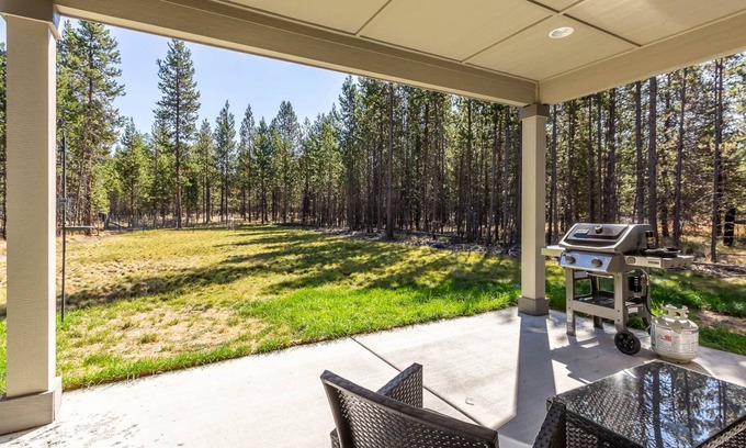 Oregon Water Wonderland Cabin | Black Bear Lodge in Three Rivers