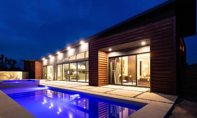 Yucca Valley House | Black Butterfly - Pool & Spa