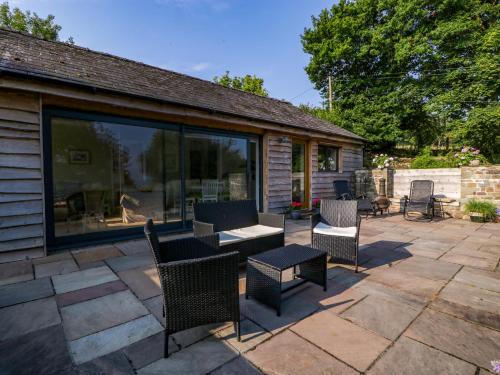 Abergavenny House | Black Cat Bach