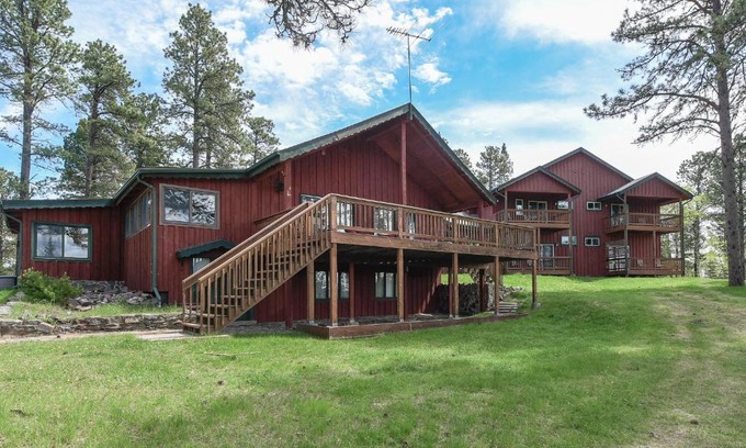 Deadwood House | Black Hills Hideaway Lodge