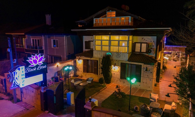 Narlidere Hotel | Black Lotus İzmir