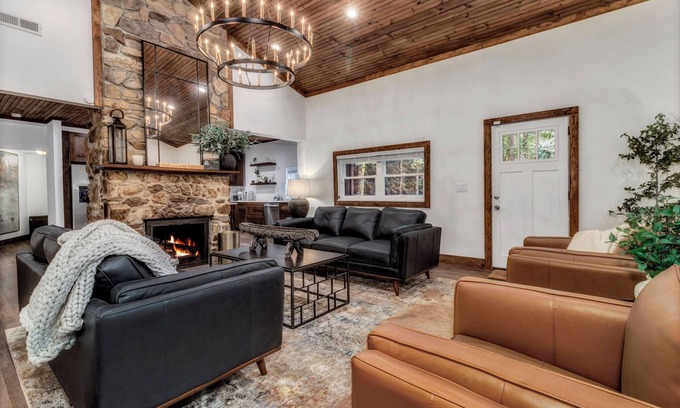 Black Mountain House | Black Mountain Escape with Hot Tub & Fire Pit at
