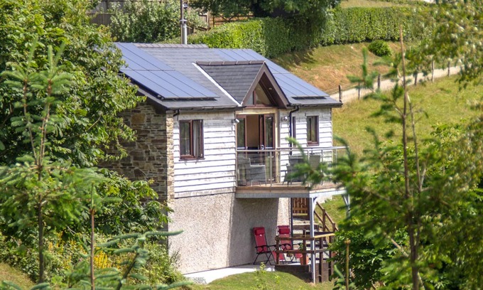 Builth Wells Cottage | BLACK MOUNTAIN VIEW, romantic, with open fire in Llanafan Fawr