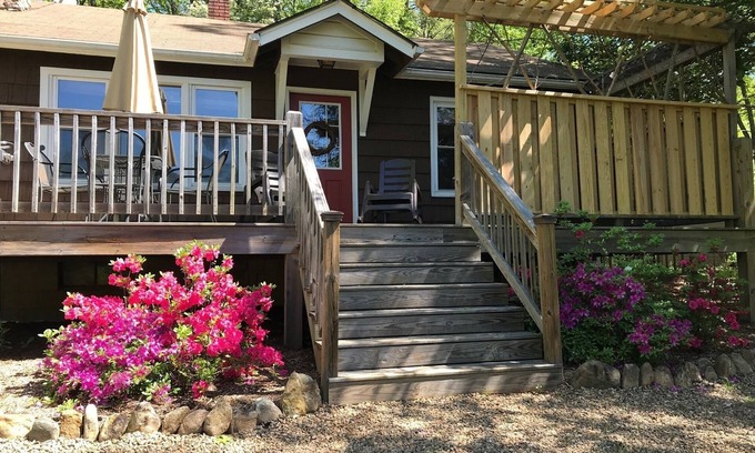 Black Mountain Cabin | Black Mtn.Hideaway: Romantic Mtn.Views, Hot Tub, & Pet Friendly!