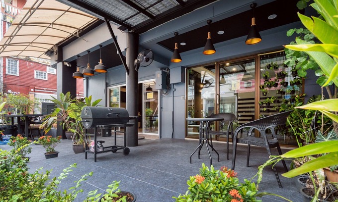 Patong Hostel | Black Pantera Hostel