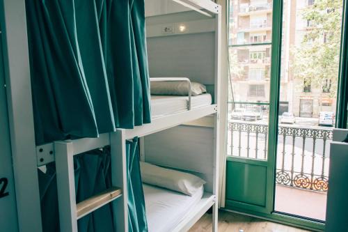 Dreta de l'Eixample Hostel | Black Swan Hostel