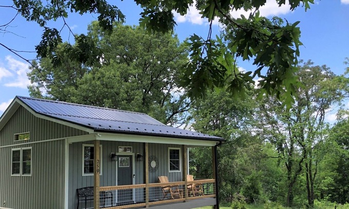 Stanley Cabin | Black Walnut Cottage: BRAND NEW Couple's Cabin!