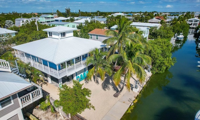 Cutthroat Harbor Estates House | Blackbeard`s Hideaway | Cozy canalfront cottage is an angler's dream on Cudjoe Key