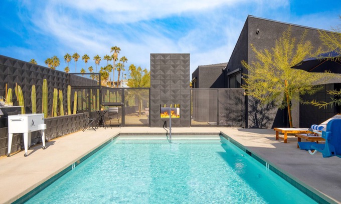 Downtown Palm Springs Apartment | Blackhaus C: 4 Bedroom Suite by AvantStay | 4-Room Retreat