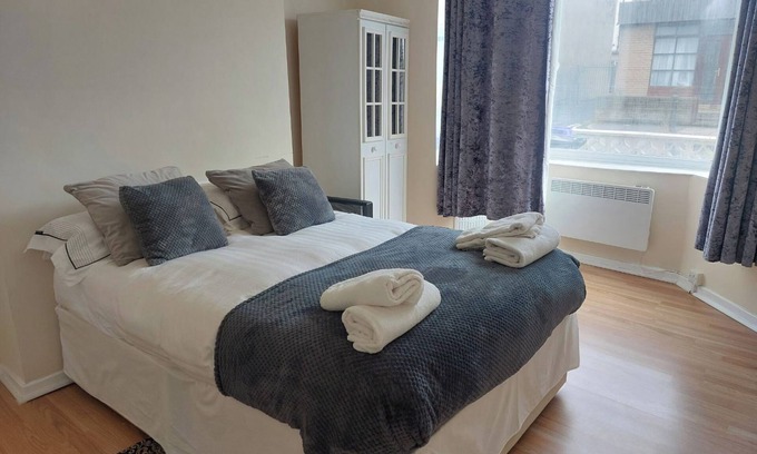 South Shore Apartment | Blackpool 1- Bed Apt, Sleeps 3, Pet Friendly