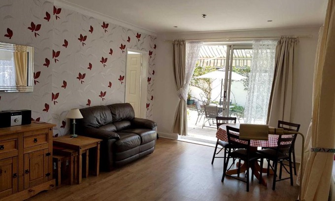 Blackpool House | Blackpoolholidaylets The Bungalow
