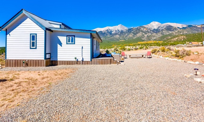 Blanca Cottage | Blanca Mountain Cottage w/ 365 Dark Sky Views!